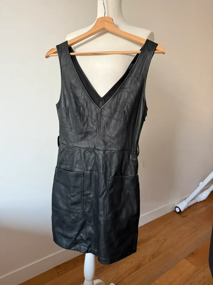 Jolie robe simili cuir S/36 Bershka - photo numéro 5
