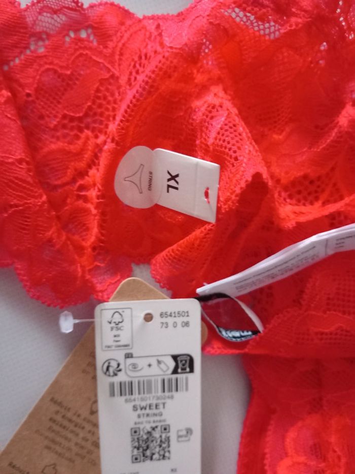 String rouge taille 42 - photo numéro 3