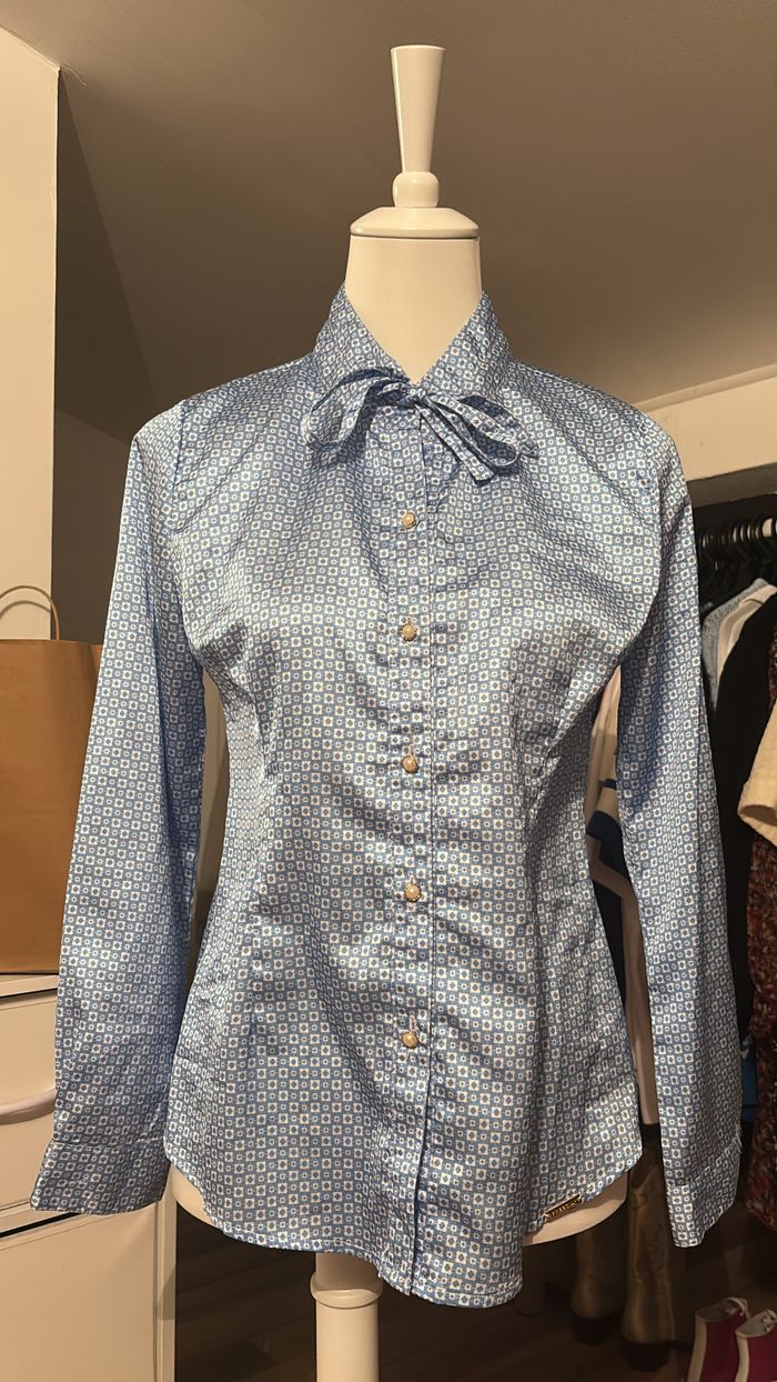 Chemise satinée à motifs géométriques Freesia T38