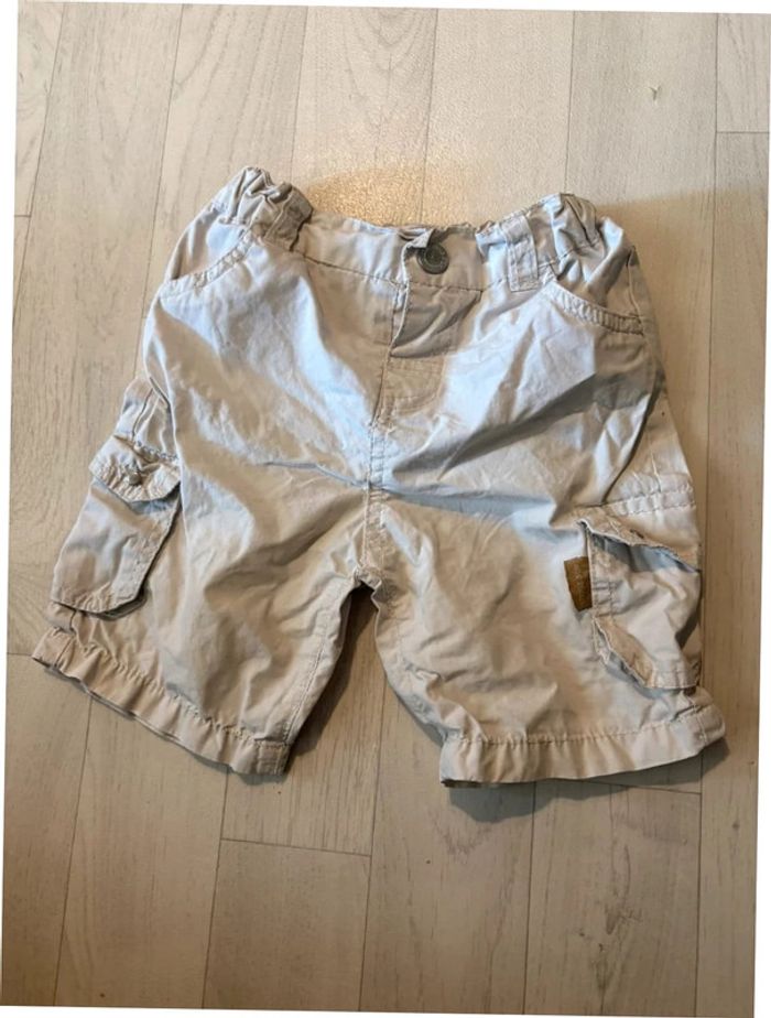 Short beige 12 mois in extenso très bon état