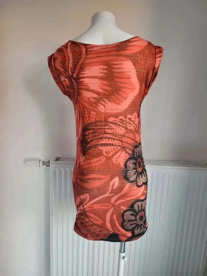 Jolie robe Desigual taille S (36) - photo numéro 5