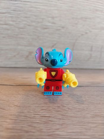 Figurine type lego Stitch Disney