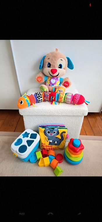 Lot jouets eveil bébé peluche musical jeux sensoriels et encastrement