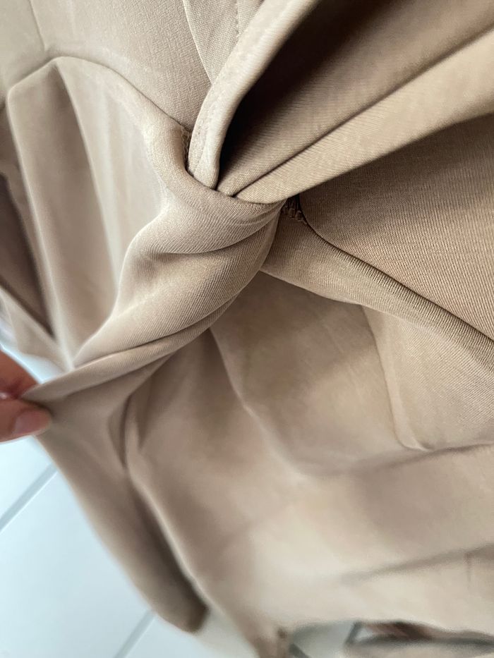Robe beige tissu spécial douce - photo numéro 7