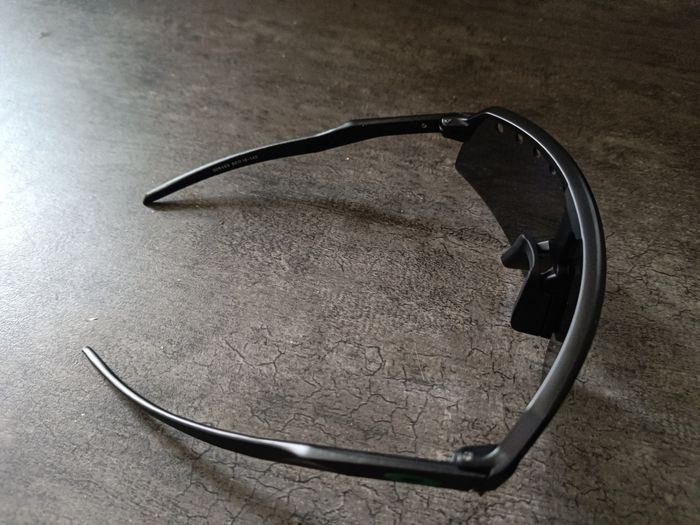 Lunette de soleil - photo numéro 3