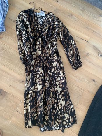 Robe  mi longue neuve 40 motif léopard