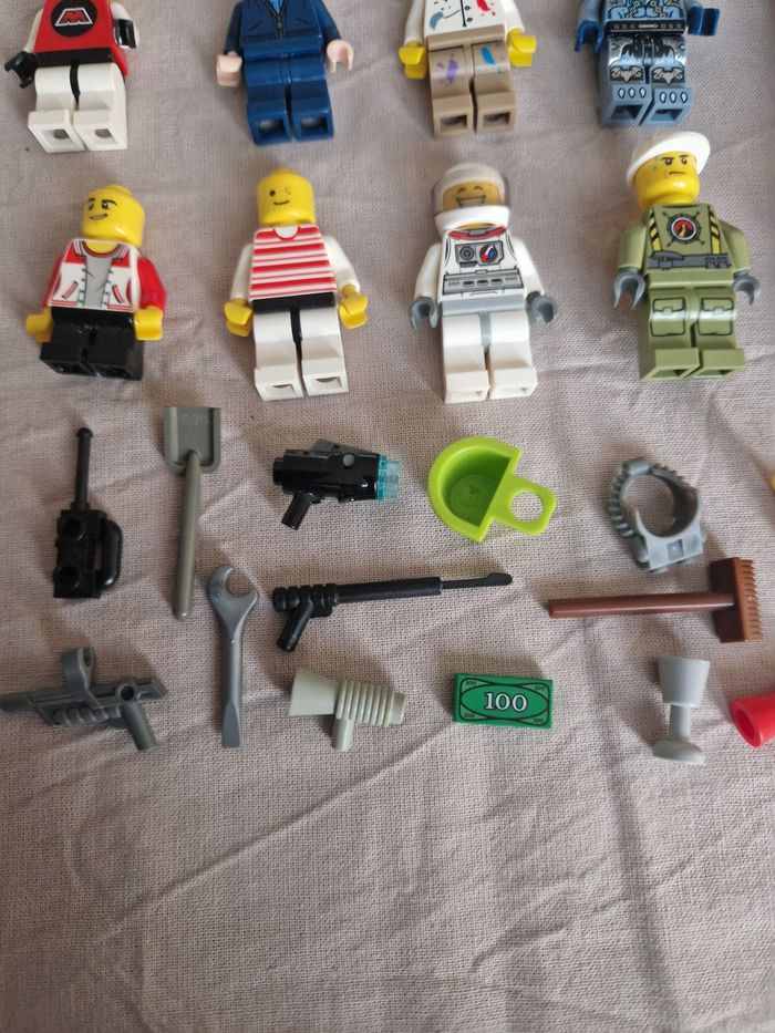 Lot figurines lego + accessoires (4) - photo numéro 6