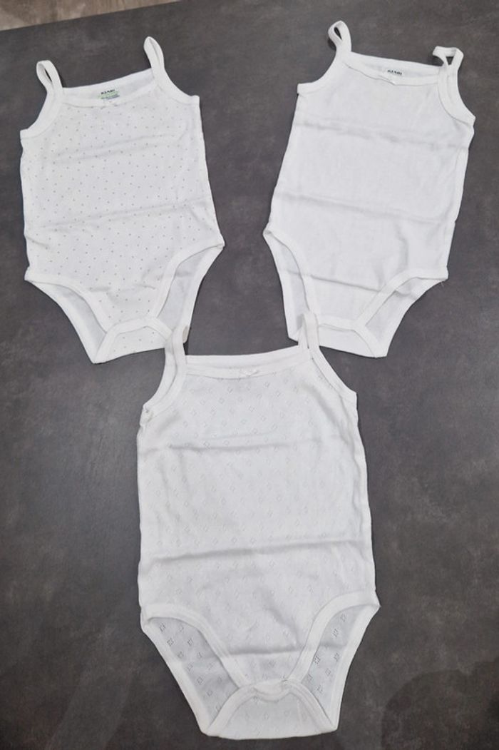 Lot de 3 bodies à fine bretelle