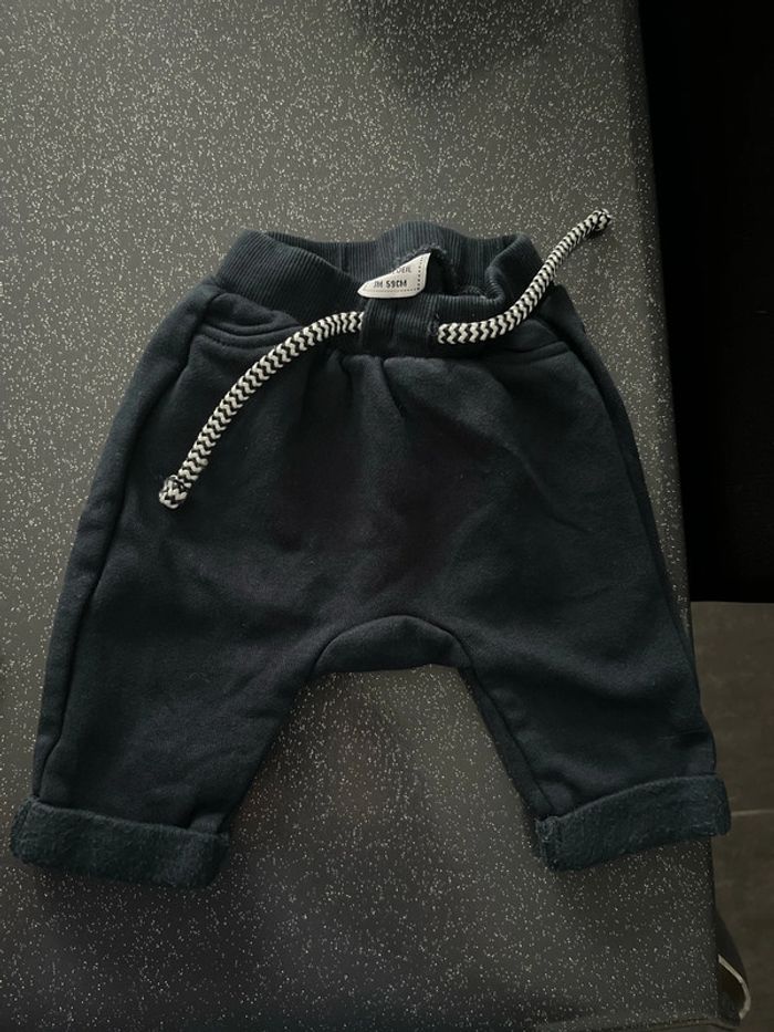 Pantalon taille 3 mois en parfait état