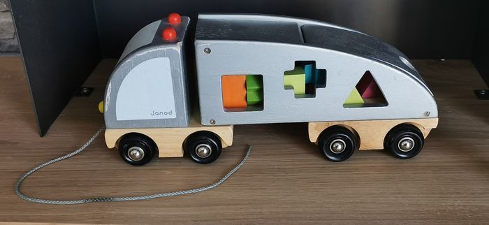 14 € avec code réduction - Camion en bois multi formes - Janod - photo numéro 4