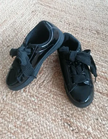 Baskets vernies noires à lacets - Pointure 36