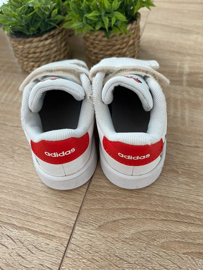 Basket mini Adidas taille 24 - photo numéro 3
