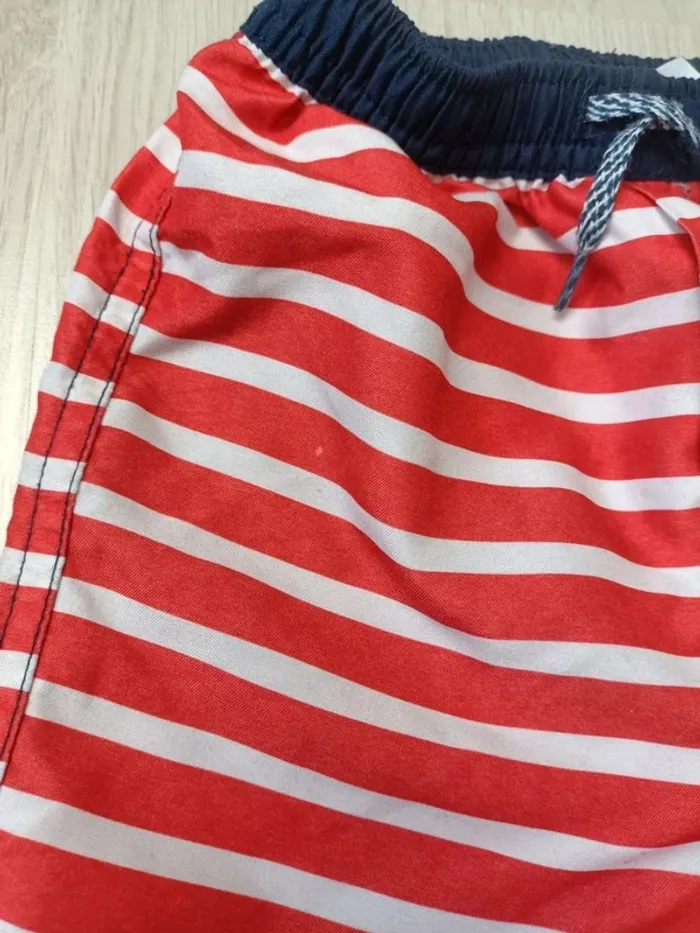 lot 2 shorts de bain + 1 pyjama garçon 18 mois - photo numéro 8