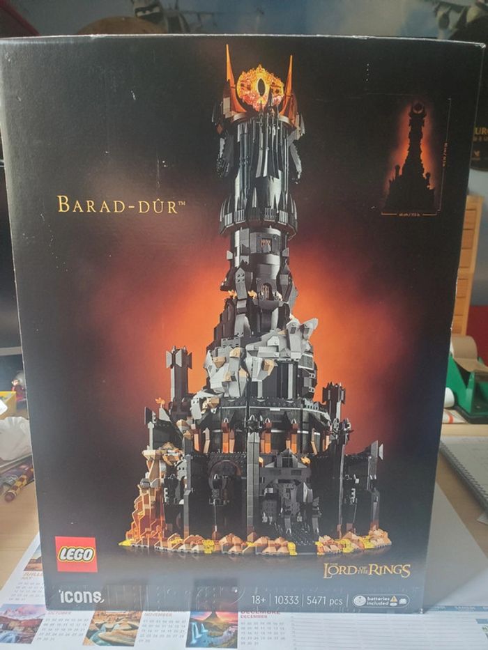 Vends lego Seigneur des anneaux Barad-Dur.