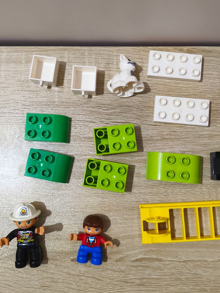 Lego Duplo 10901 Le camion de pompier - photo numéro 10