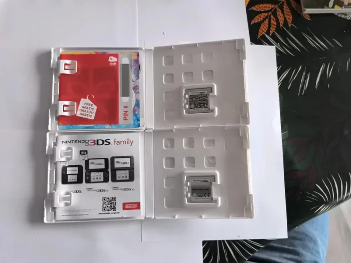 Lot Nintendo 3DS – Mario Kart 7 + Mario & Luigi: Dream Team Bros (PAL) - photo numéro 3