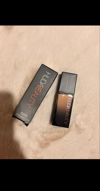 Fond de teint Huda Beauty