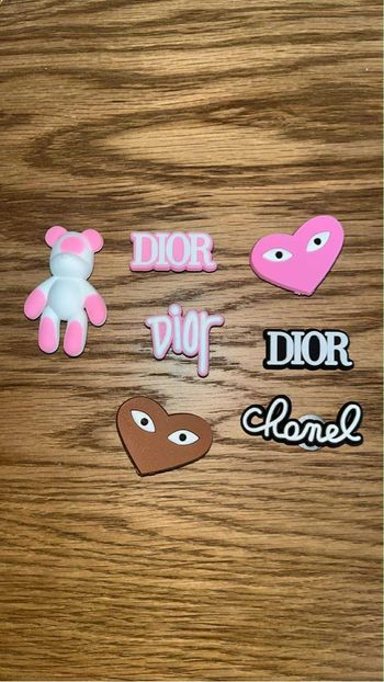 Lot de 7 pin’s pour crocs 