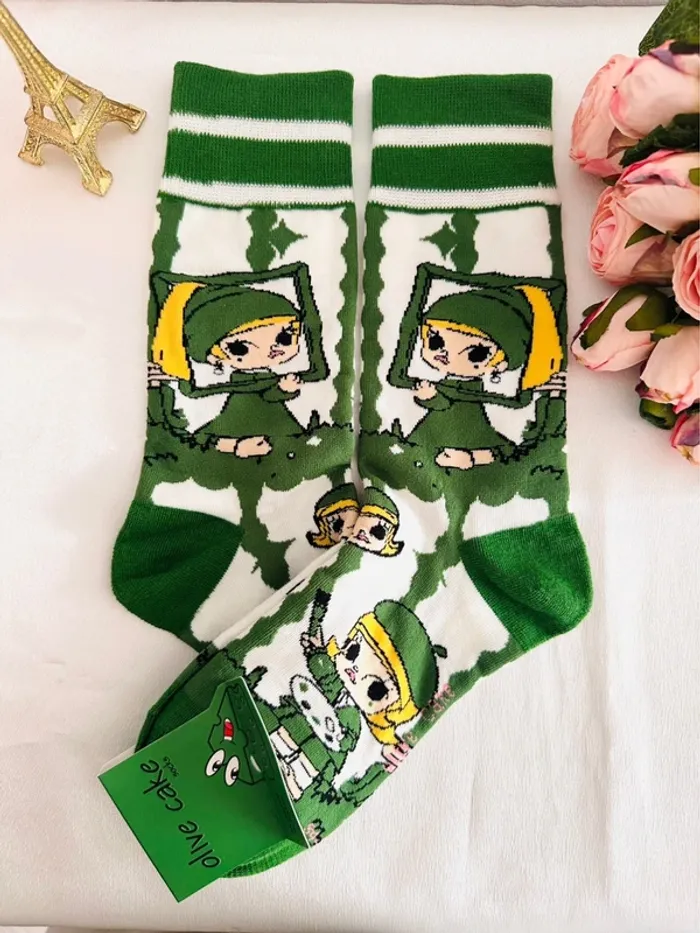 🧦 Chaussettes fantaisie Olive Cake – Molly Pop Mart La Jeune Fille à la Perle - photo numéro 2