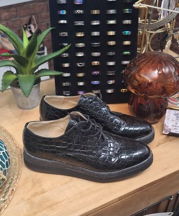 Mocassin / derbie noir crocro verni P36 ana luna