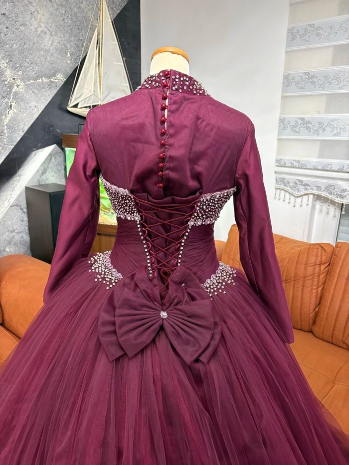 Robe de fiançailles henné aubergine - photo numéro 4