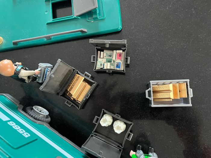 Camion/fourgon Playmobil “convoyeur de fonds” (réf. 5566) - photo numéro 6