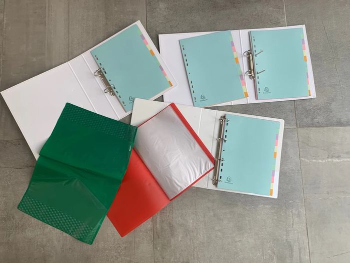 Lot classeurs , intercalaires , porte-vue, protège cahier - photo numéro 2