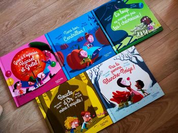 Lot 5 Livres entre dans le conte