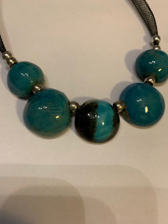 Collier bleu - photo numéro 3