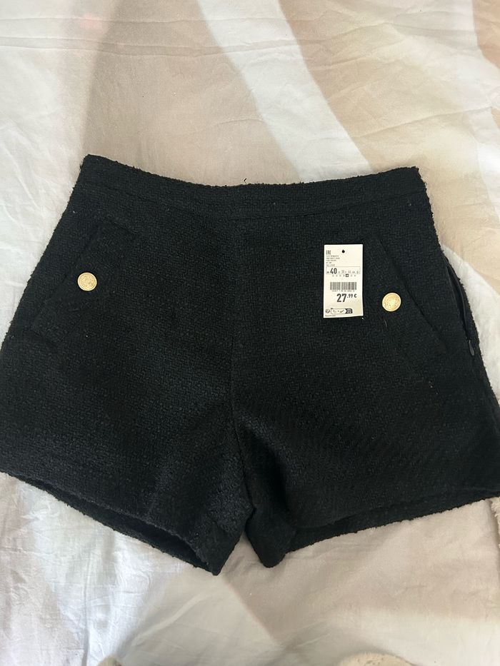 Short neuf