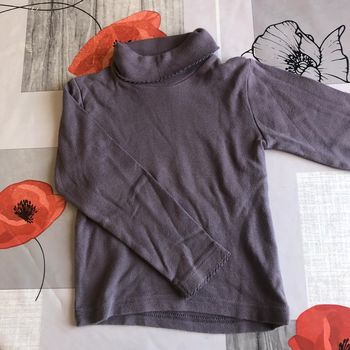 Tee shirt à manches longues col roulé