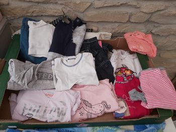 Vend plusieurs lot de bébé fille mixte et garçon :)
