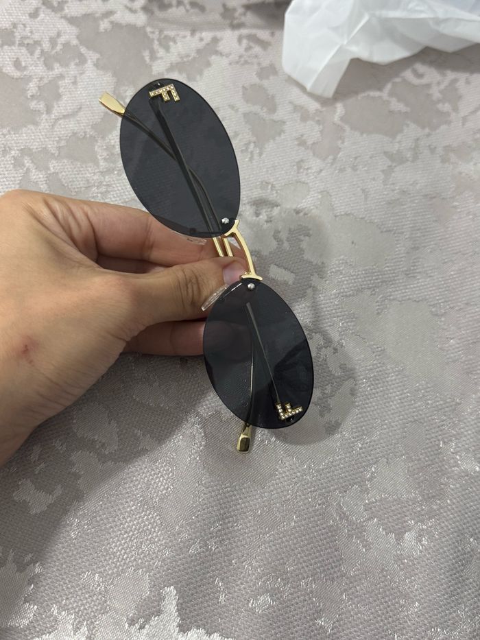 Lunettes de soleil tendance 2025 - photo numéro 2