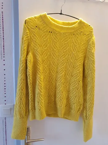 Pull jaune