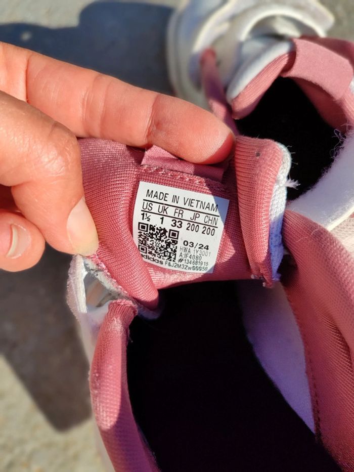 Adidas Minnie pointure 33 - photo numéro 6