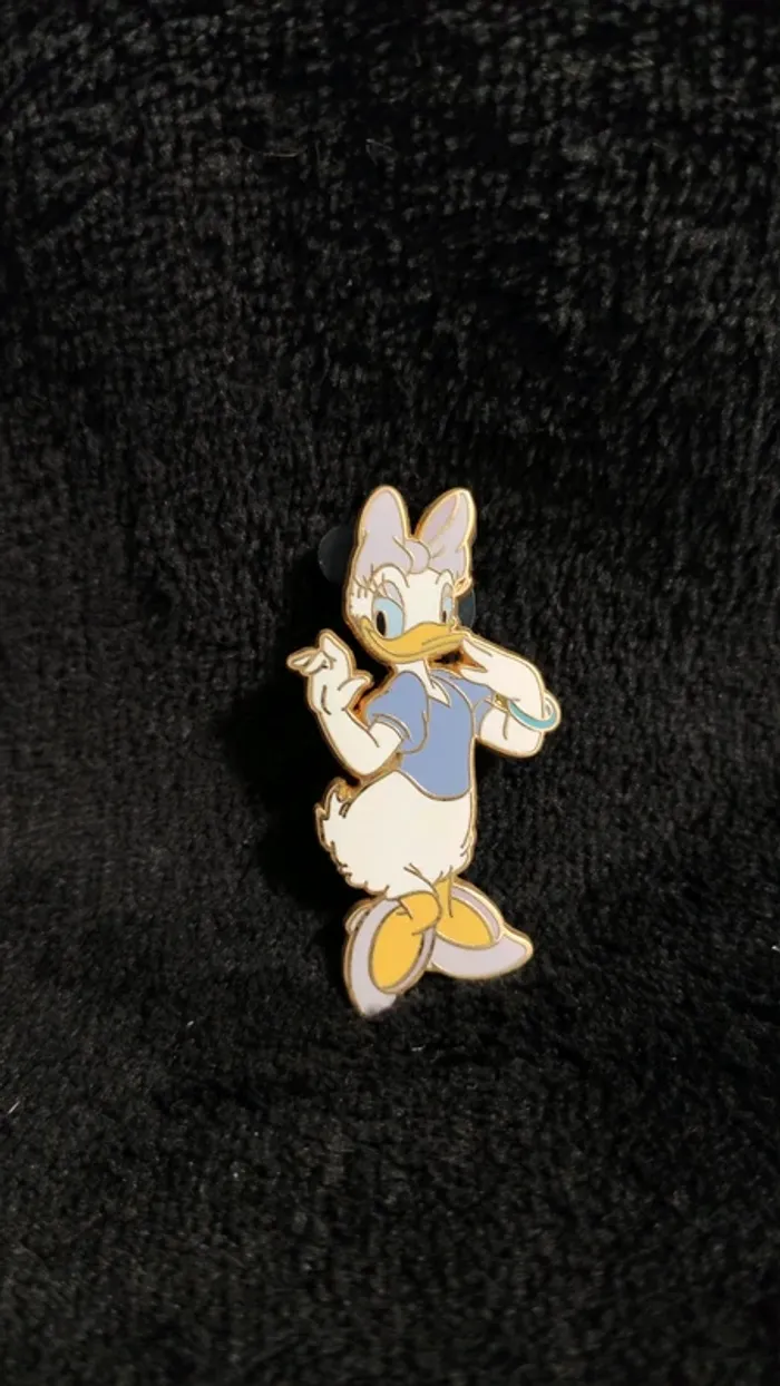 Lot pin's Disney Mickey et compagnie - photo numéro 6
