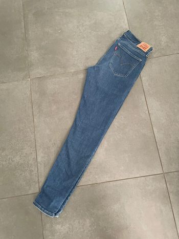 Levis levi’s jean W29 L30 femme vêtement skinny
