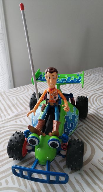Voiture Toy Story et Woody 