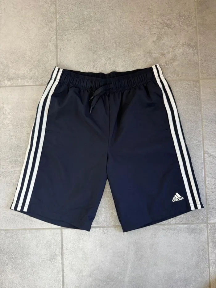 Short maillot Adidas garçon marine taille 13-14 ans comme neuf