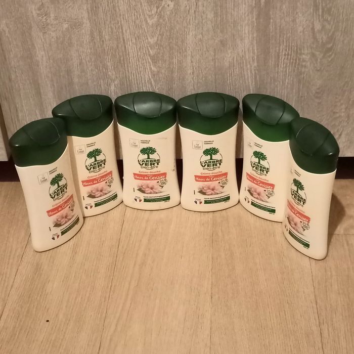 Lot de 6 crème de douche l'Arbre Vert 250ml(fleurs de cerisier)