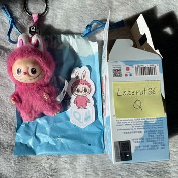 Peluche LABUBU Pin for Love – Lettre Q (POP MART)