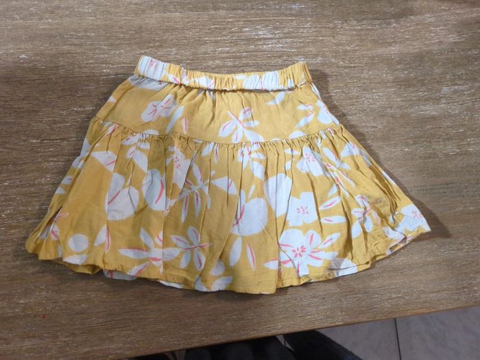 Jupe jaune fleurs tao 5 ans neuve printemps