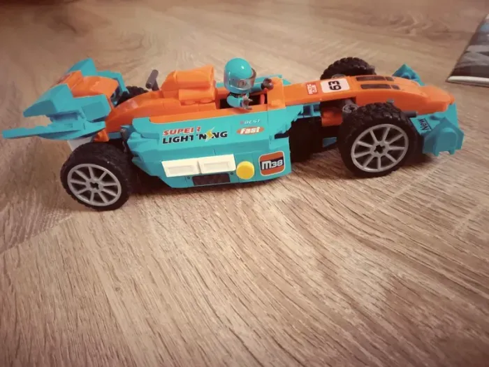 F1 M38 B0763 (type Lego) - photo numéro 2