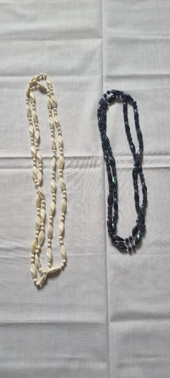 Lot colliers sautoirs vintage rétro