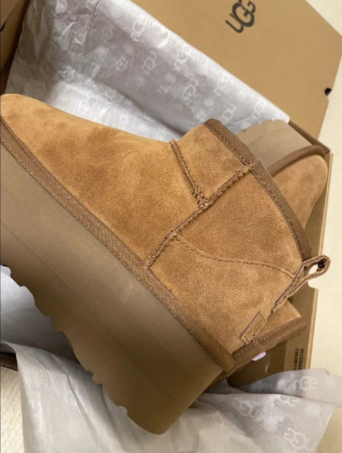 Ugg mini Snow boots taille 41 - photo numéro 4