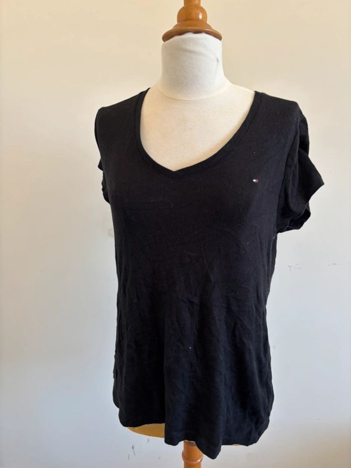 T-shirt col V noir basique - photo numéro 2