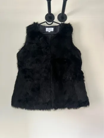 Veste fausse fourrure