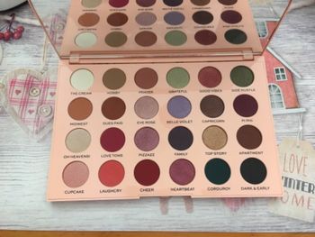 Grande Palette collab. Emily Makeup Révolution neuve