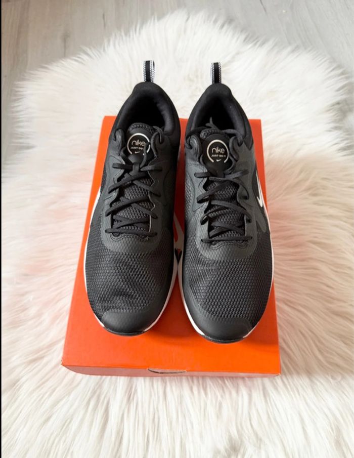 Baskets Nike Renew In-Season TR 11 – Taille 44,5 – noir/blanc – Neuf avec étiquette - photo numéro 7