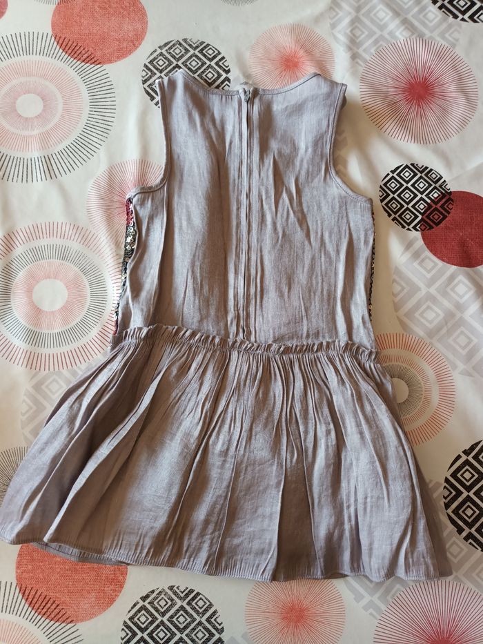 Magnifique robe sequins taille 4 ans - photo numéro 3